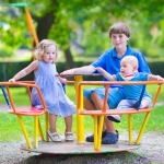 公園の遊具、ここに気を付けて！