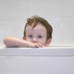 【０～１才】子どもをお風呂嫌いにさせない入浴　３つのコツ